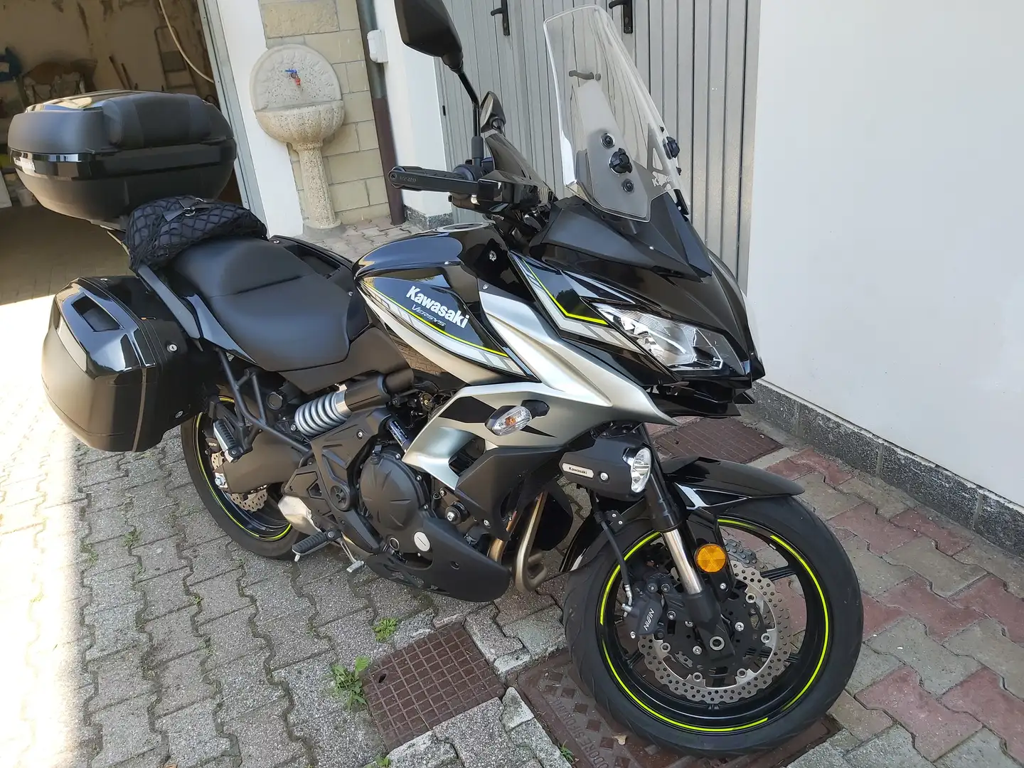 Kawasaki Versys 650 Grand Tourer Negro - 2