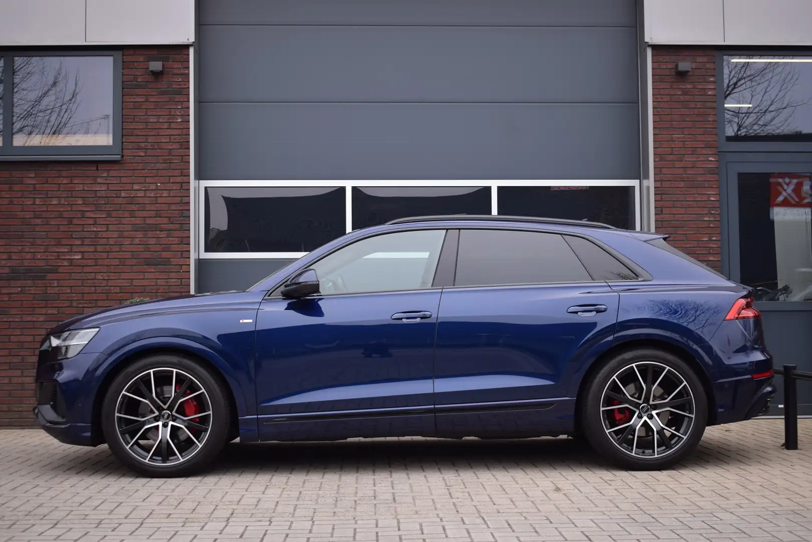 Audi Q8 50 TDI 286pk Quattro S-line | Leer | Pano | Luchtv Blauw - 2