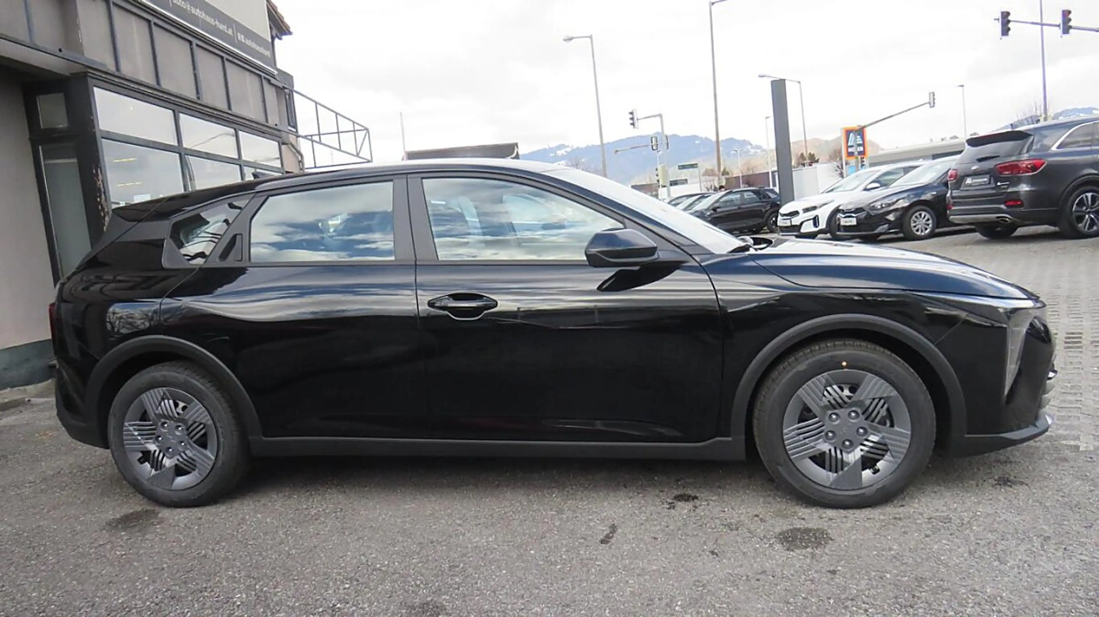 Kia K4 1,0 TGDI Titan + P1 — photo 8