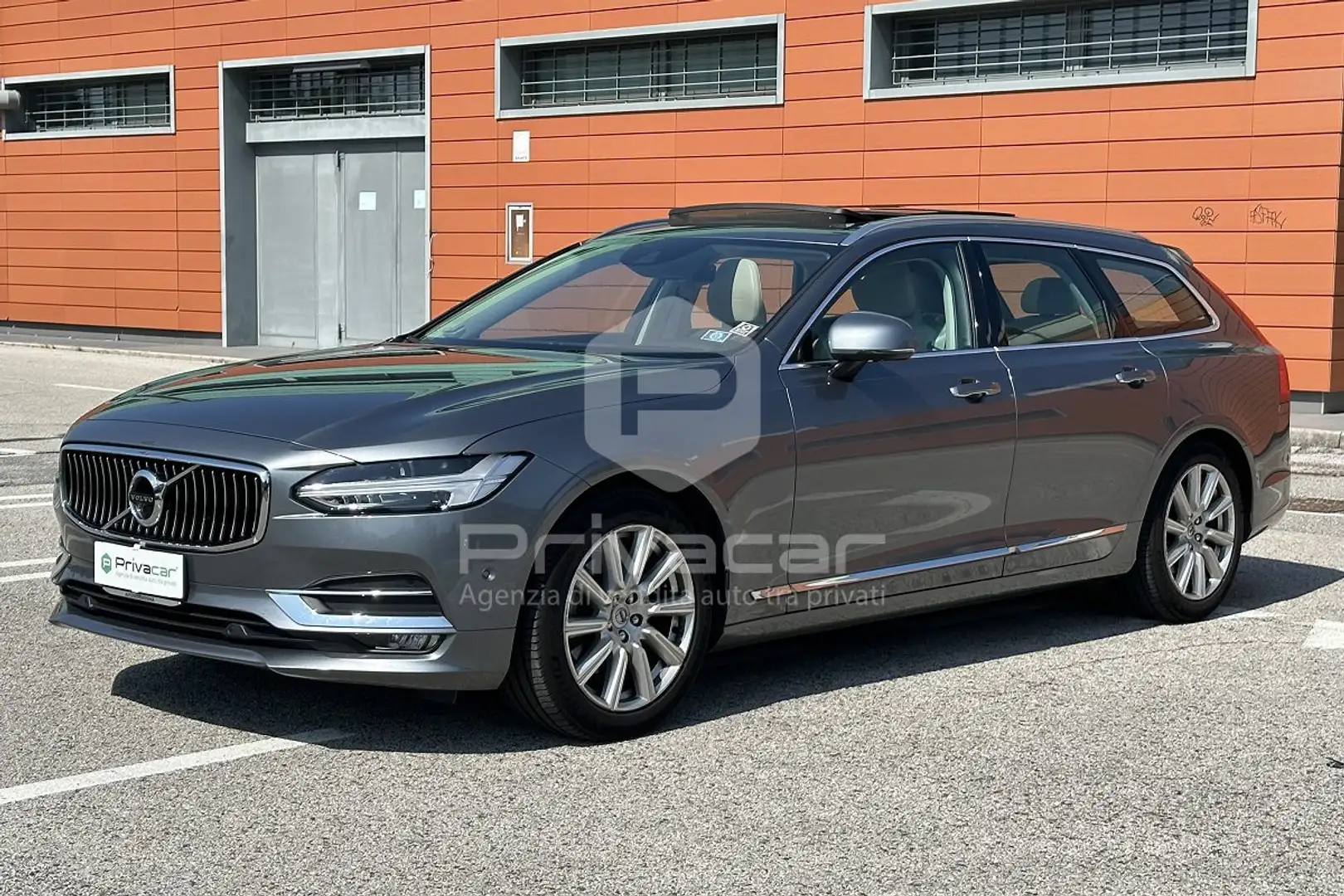 Volvo V90 V90 D4 AWD Geartronic Inscription Argent - 1