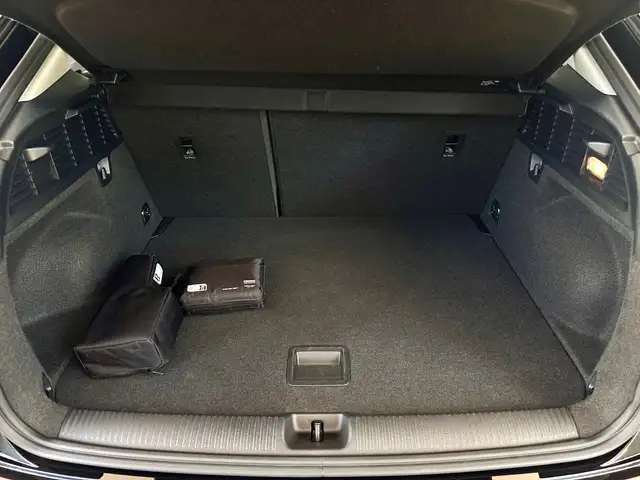 Audi Q2 view 6