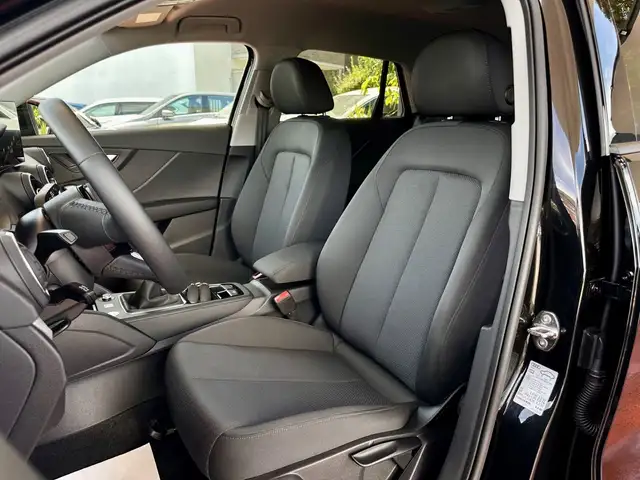 Audi Q2 view 13