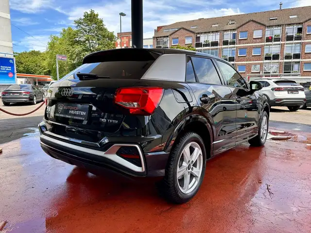 Audi Q2 view 3