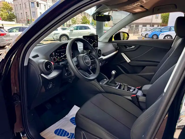 Audi Q2 view 12