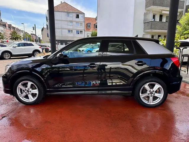 Audi Q2 view 9