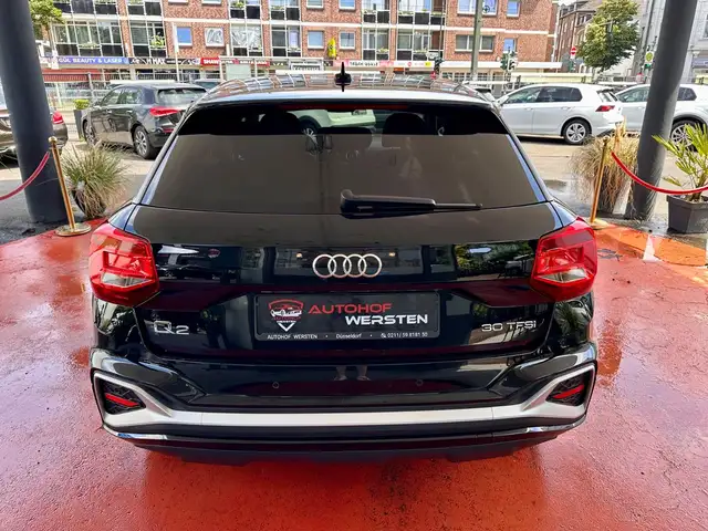 Audi Q2 view 4