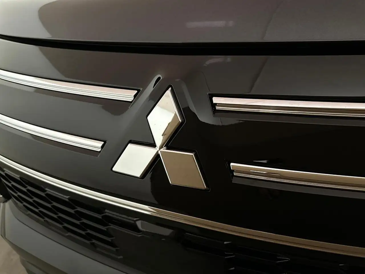 Mitsubishi Outlander снимка Mitsubishi Outlander