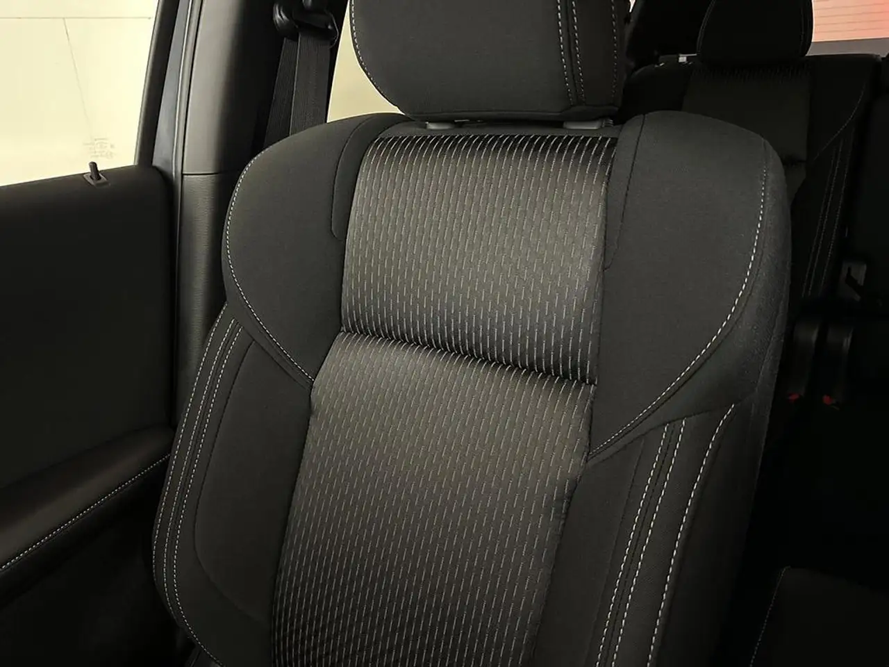 Mitsubishi Outlander снимка Mitsubishi Outlander