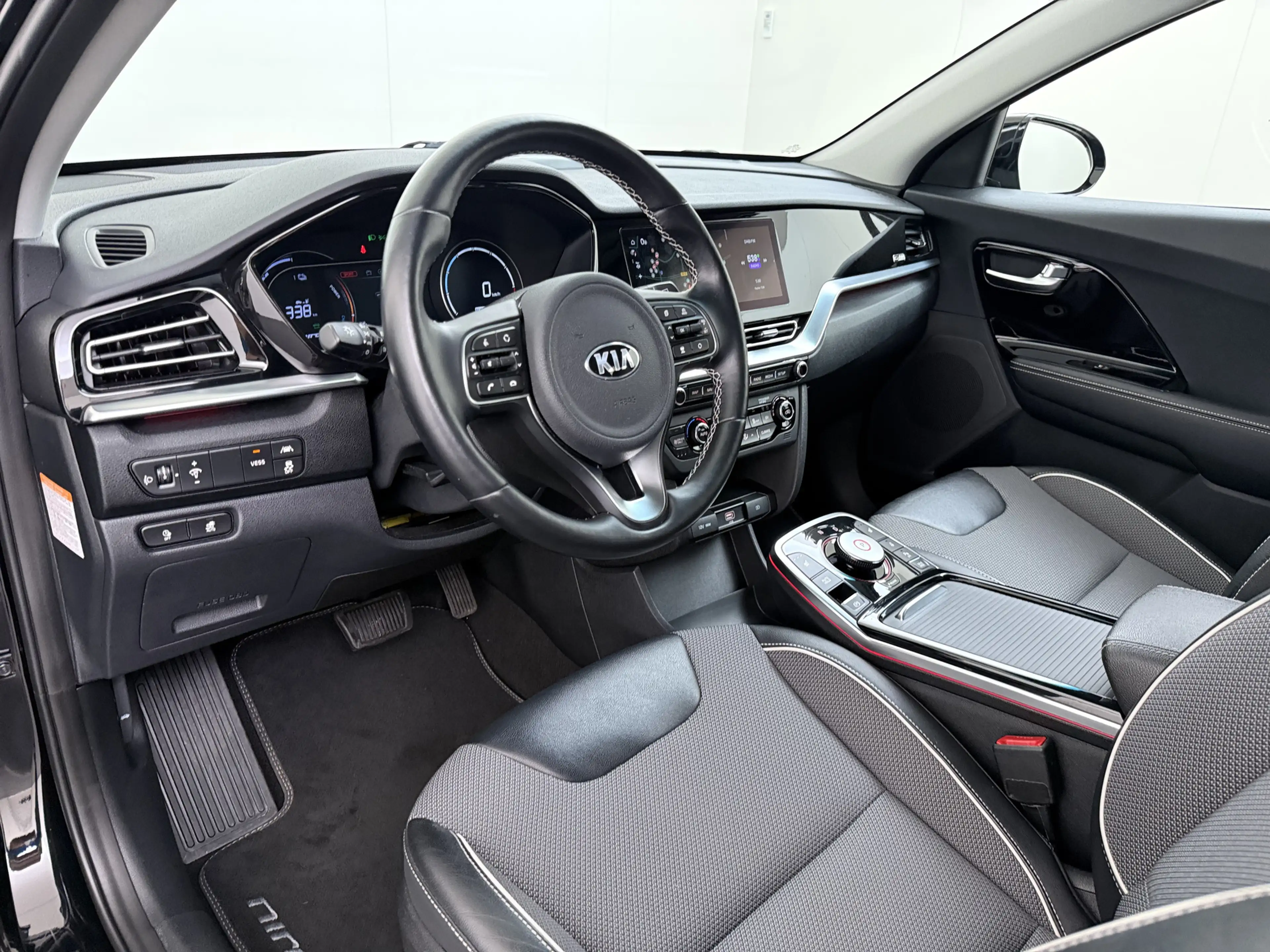 Kia e-Niro DynamicLine 64kWh 204PK Warmtepomp SOH 98% Camera — photo 10