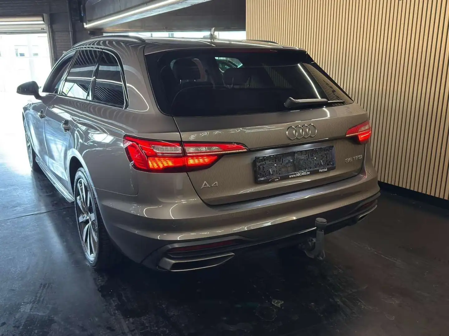 Audi A4 Avant 35 TFSI Sport - 2