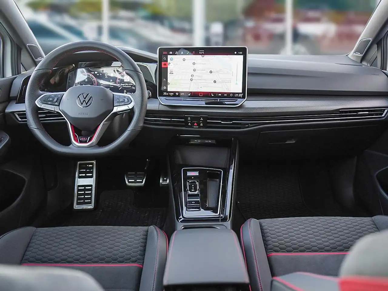 Volkswagen Golf GTI снимка Volkswagen Golf GTI