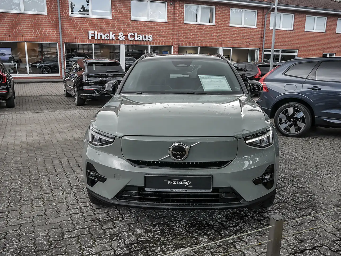 Volvo XC40 Twin Motor Ultimate H/K ACC PANO 360° Vert - 2