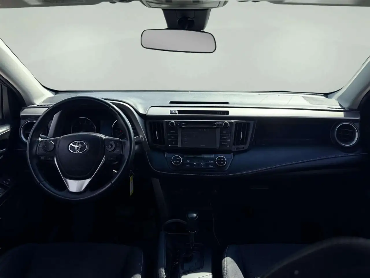 Toyota RAV 4 снимка Toyota RAV 4