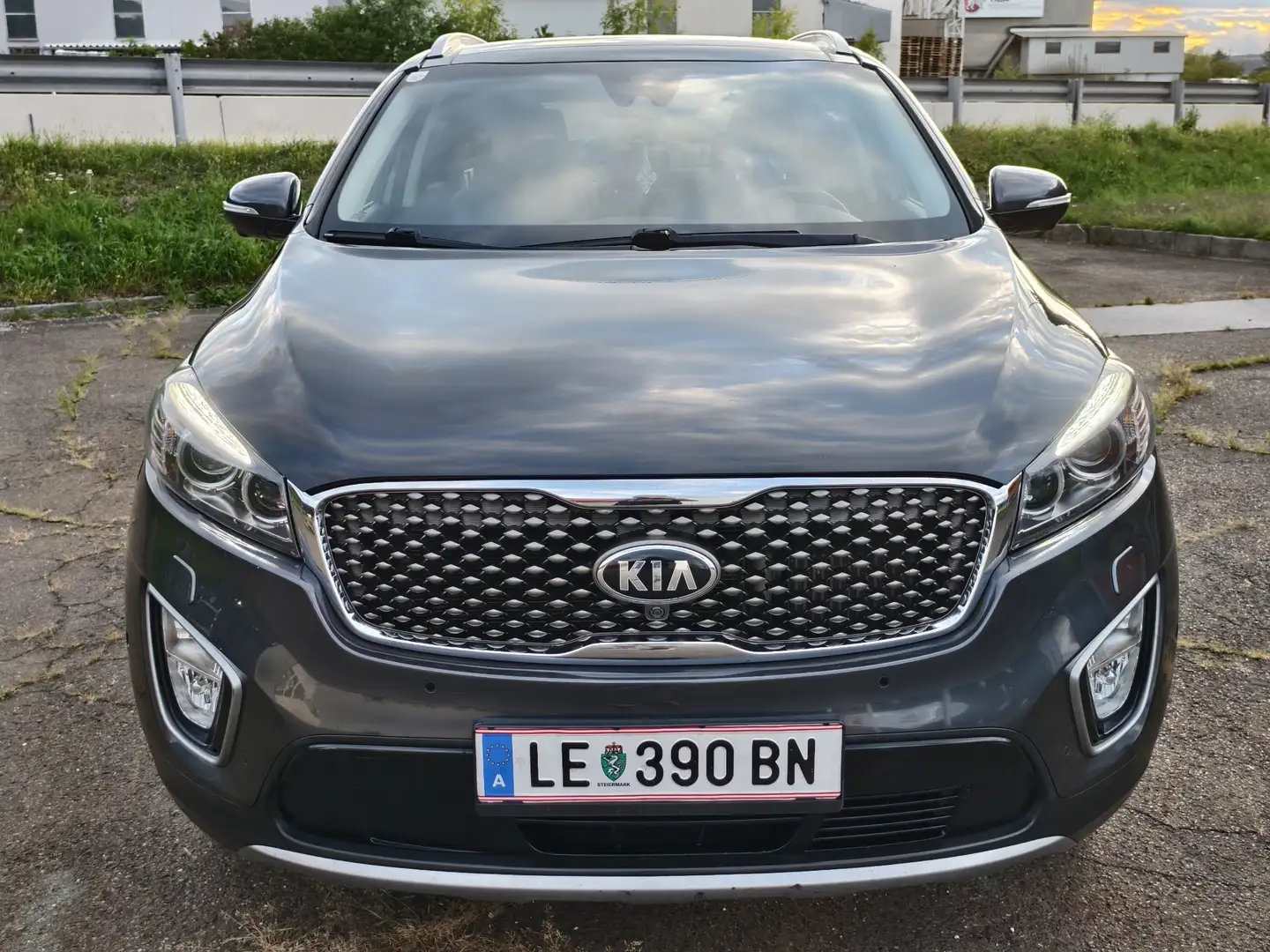 Kia Sorento 2,2 CRDi Platin, AWD, Leder, AHK, Pano Grau - 2
