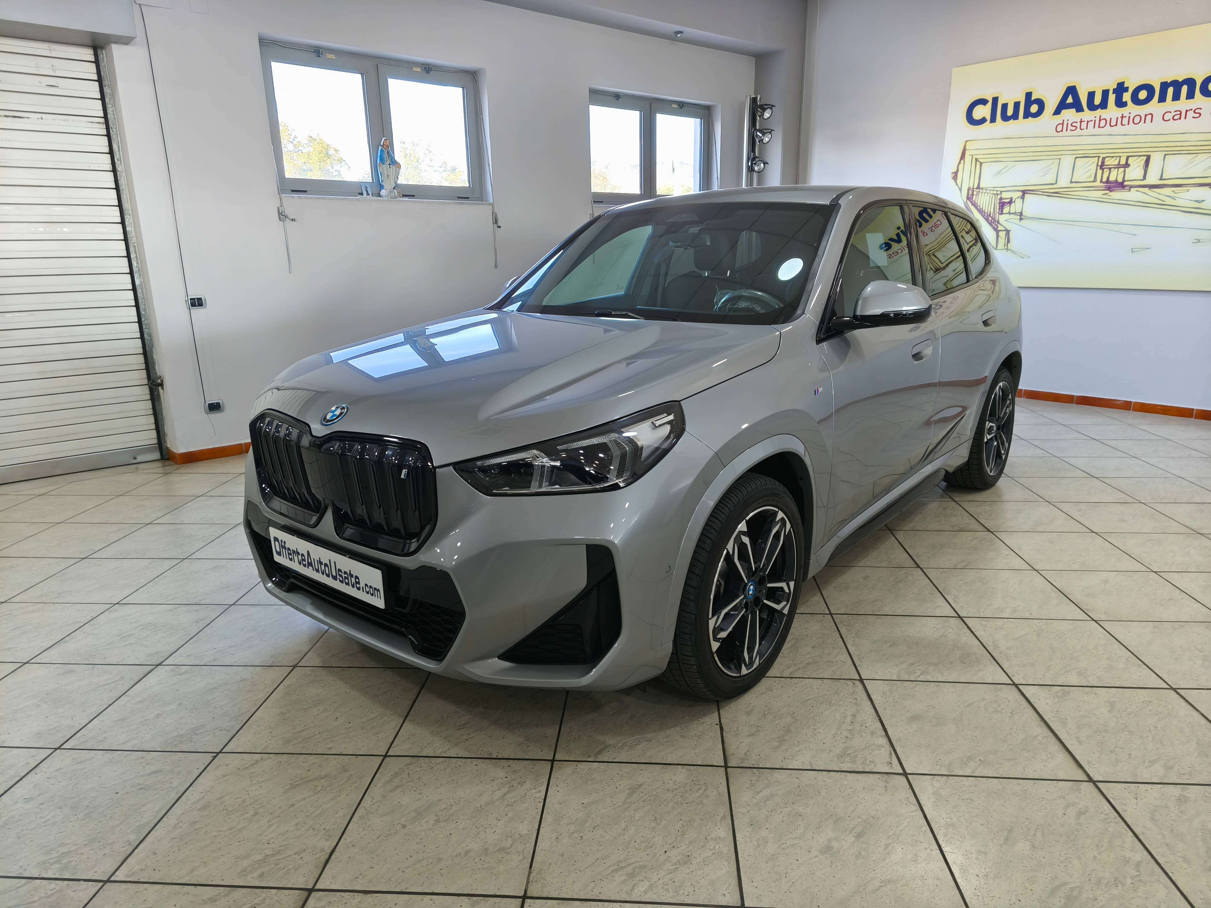 BMW iX1