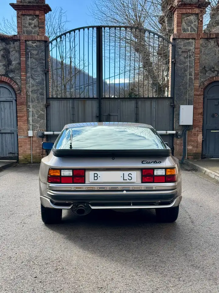 Porsche 944 2.5 Turbo, foto 6