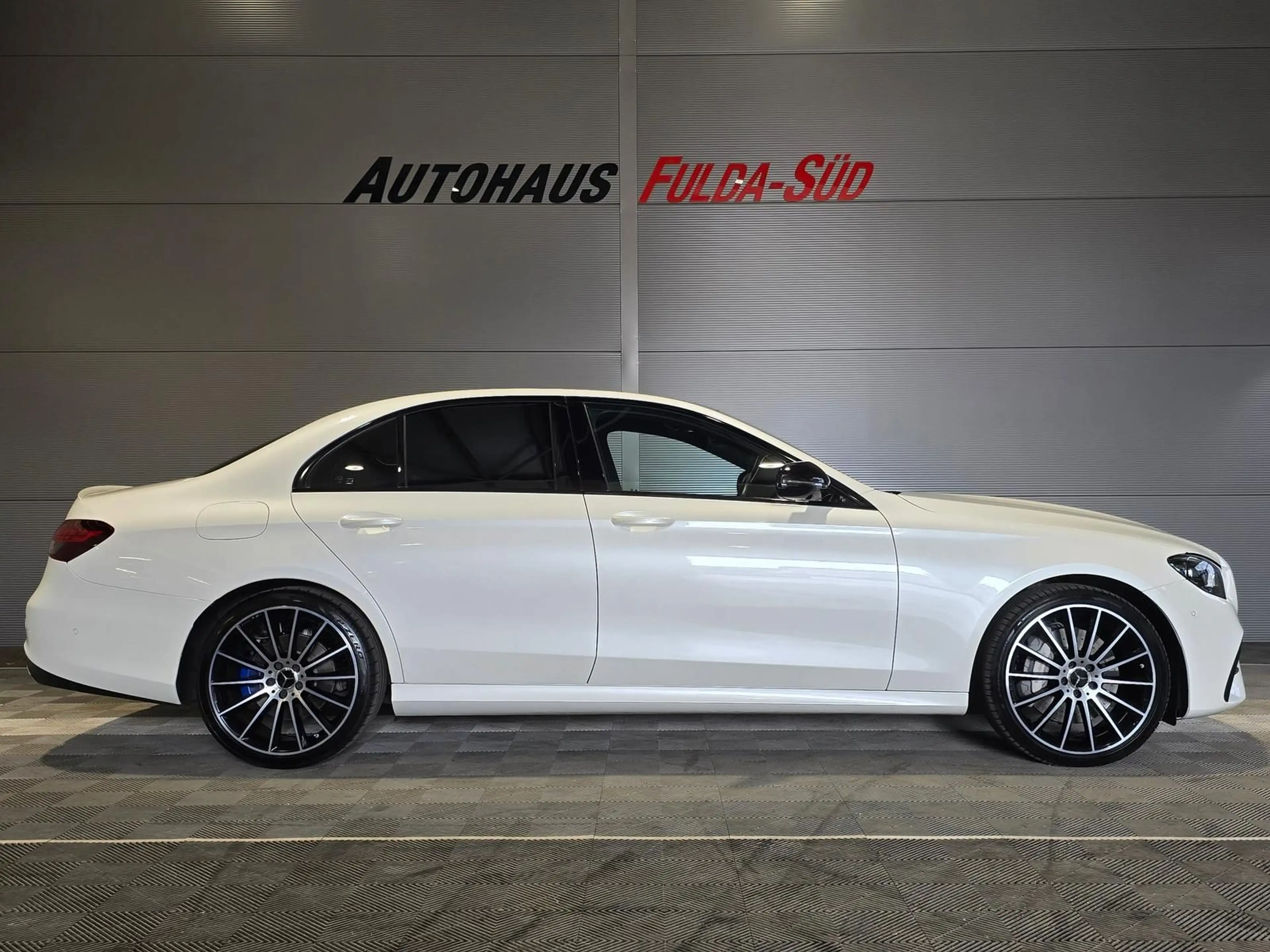 Mercedes-Benz E 400 d 4Matic°AMG Line°Burmester°Multibeam°NP104 — photo 3