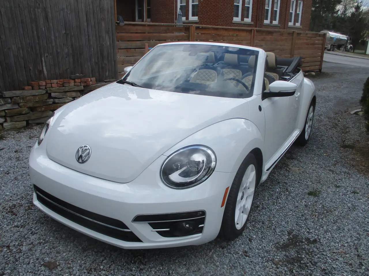 Volkswagen Beetle снимка Volkswagen Beetle