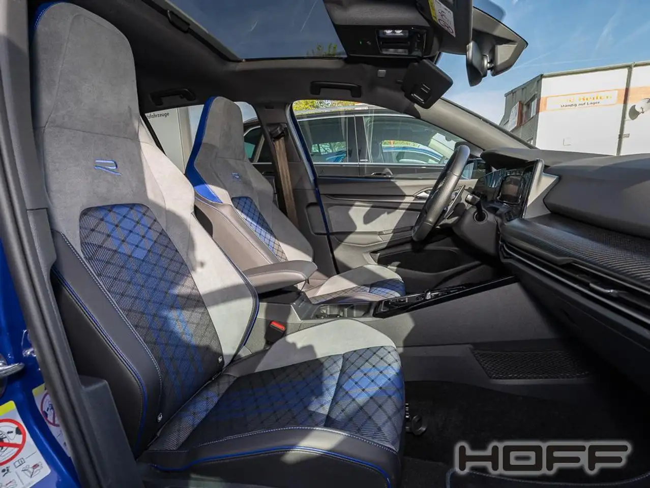 Volkswagen Golf R 20 Years Akrapovic Pano SideAssist Matrix Kamera 11