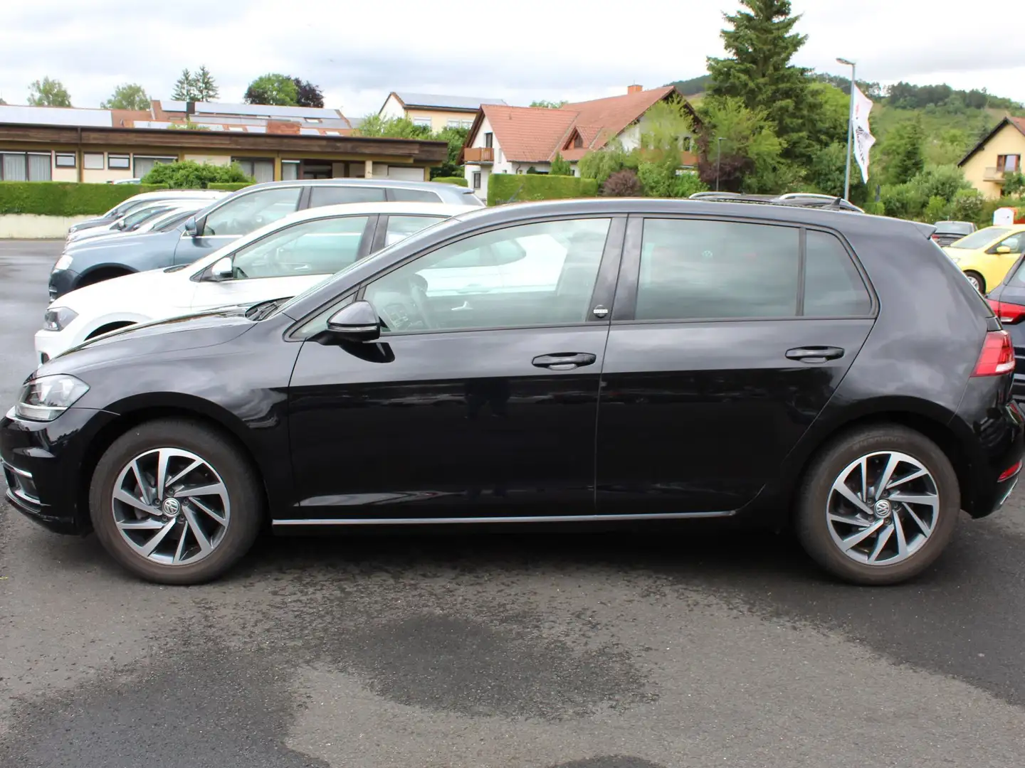 Volkswagen Golf Sound, wenig km, AHK, viele Extras, HU+AU NEU Noir - 2