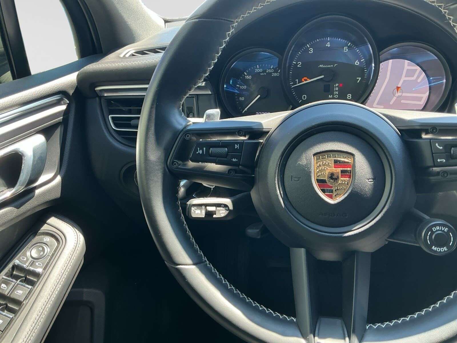 2024 Porsche Macan T TRIM | NO ACCIDENTS | LOW KM'S thumb 14