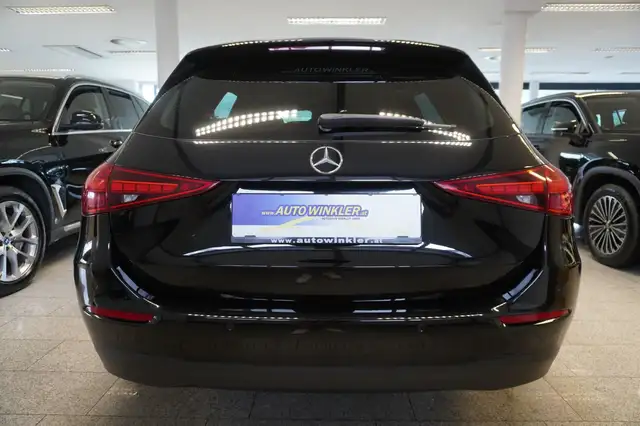 Mercedes-Benz C-Class view 6