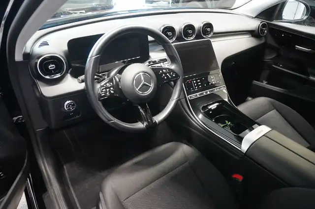 Mercedes-Benz C-Class view 7
