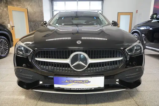 Mercedes-Benz C-Class view 2