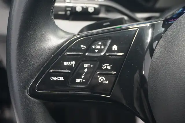 Mercedes-Benz C-Class view 12