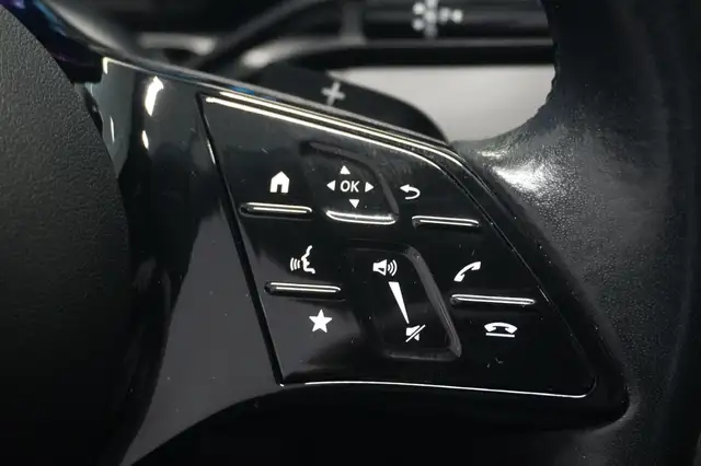 Mercedes-Benz C-Class view 13