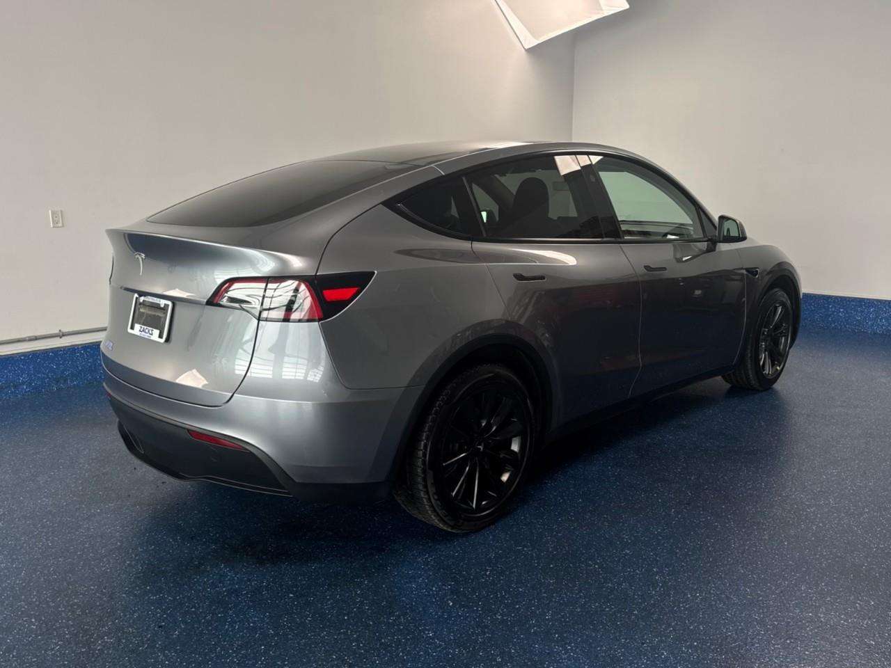 2024 Tesla Model Y Electric | Full Self Drive | Save your gas money ! — снимка 1