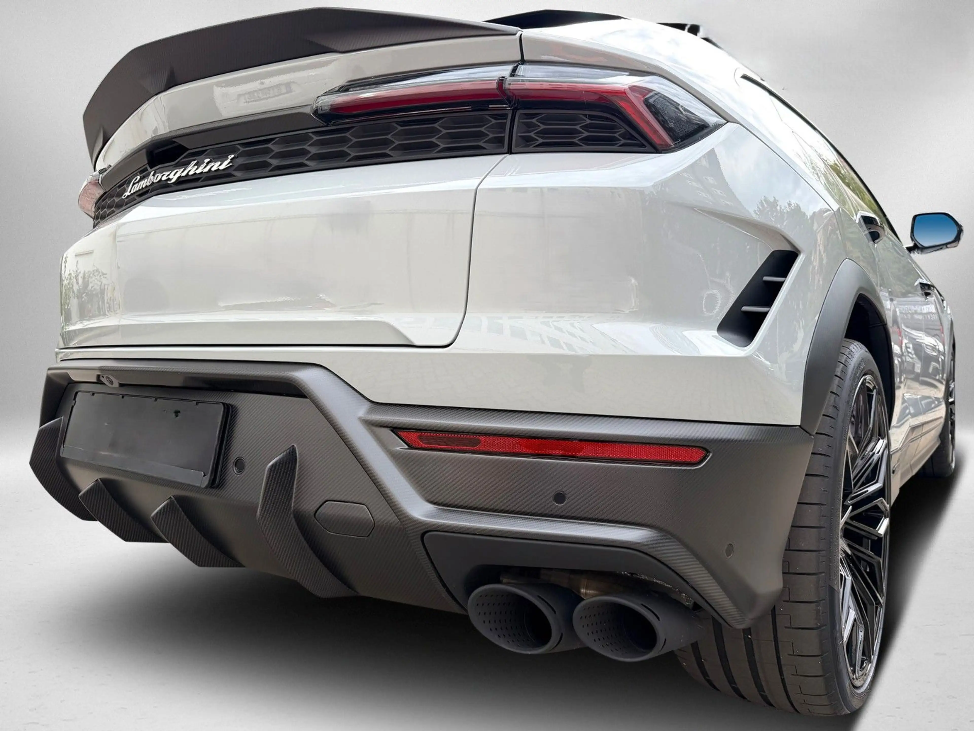 Lamborghini Urus SE M26 Carbon Matt inside&outside NightVisi — photo 6