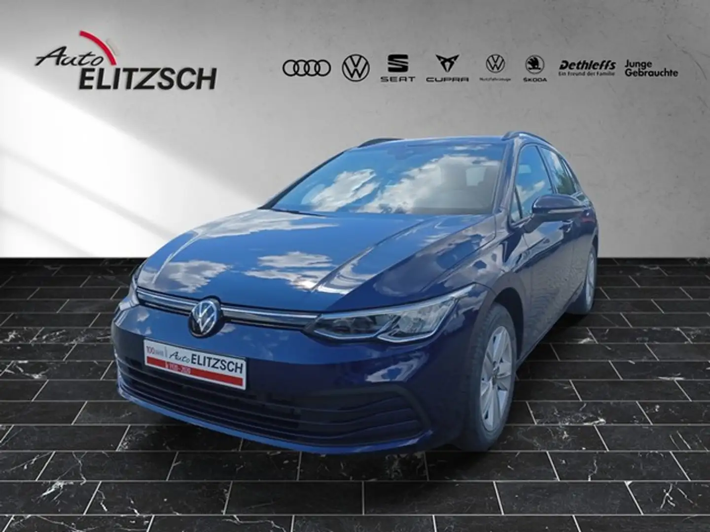 Volkswagen Golf VIII Variant TSI LED Navi AID ACC PDC SH LM Blau - 2