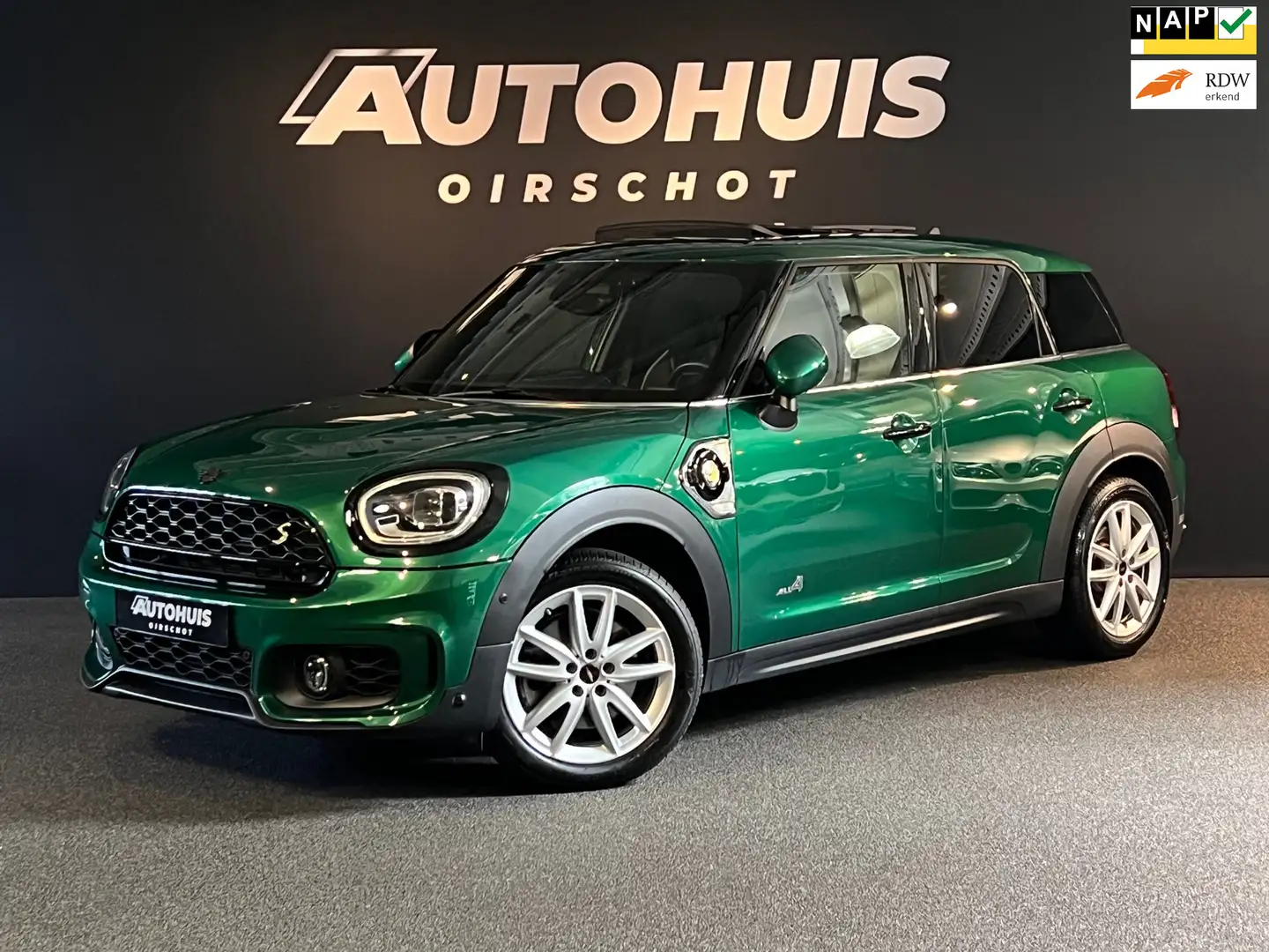 MINI Cooper S Countryman Mini 2.0 E ALL4 John Cooper Works Pano/ Stoelverwa Groen - 1