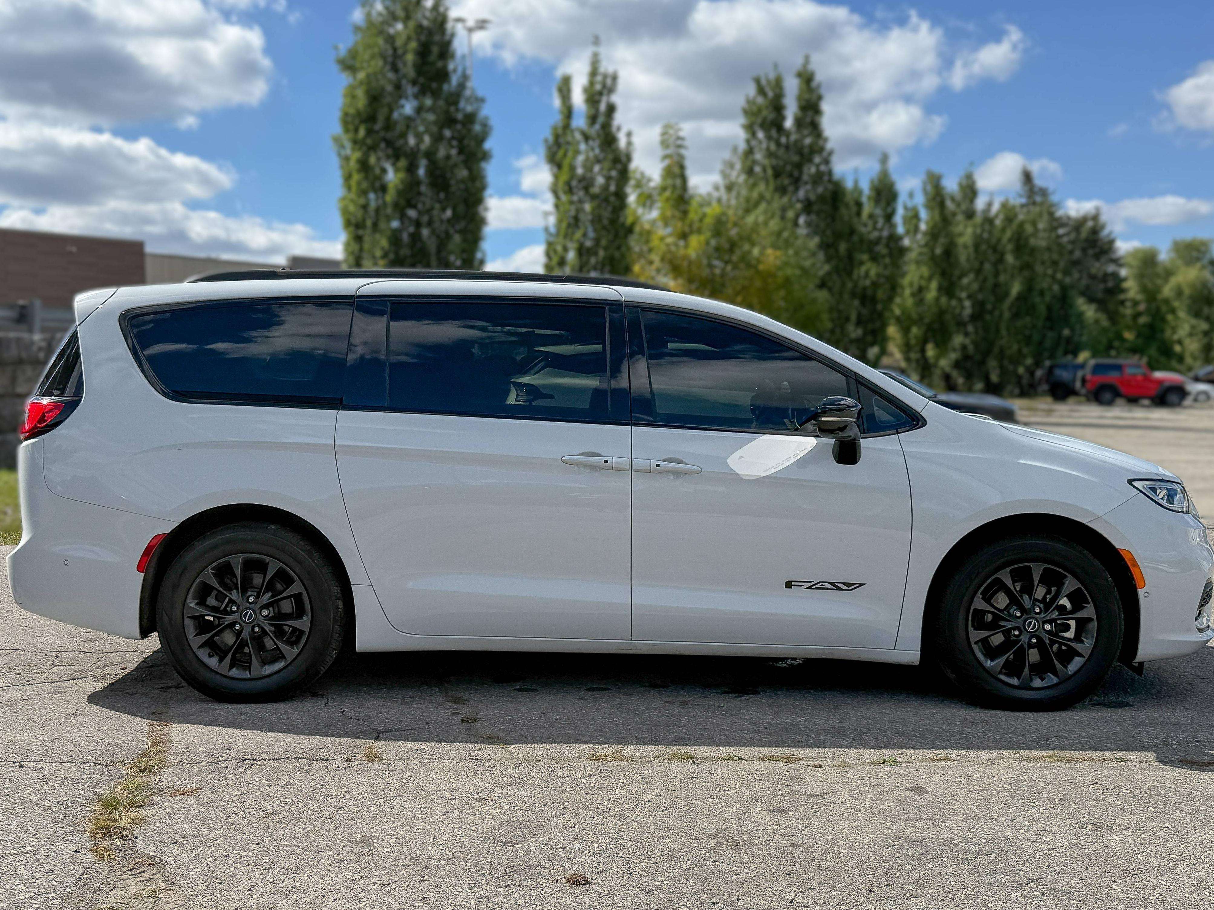2025 Chrysler Pacifica