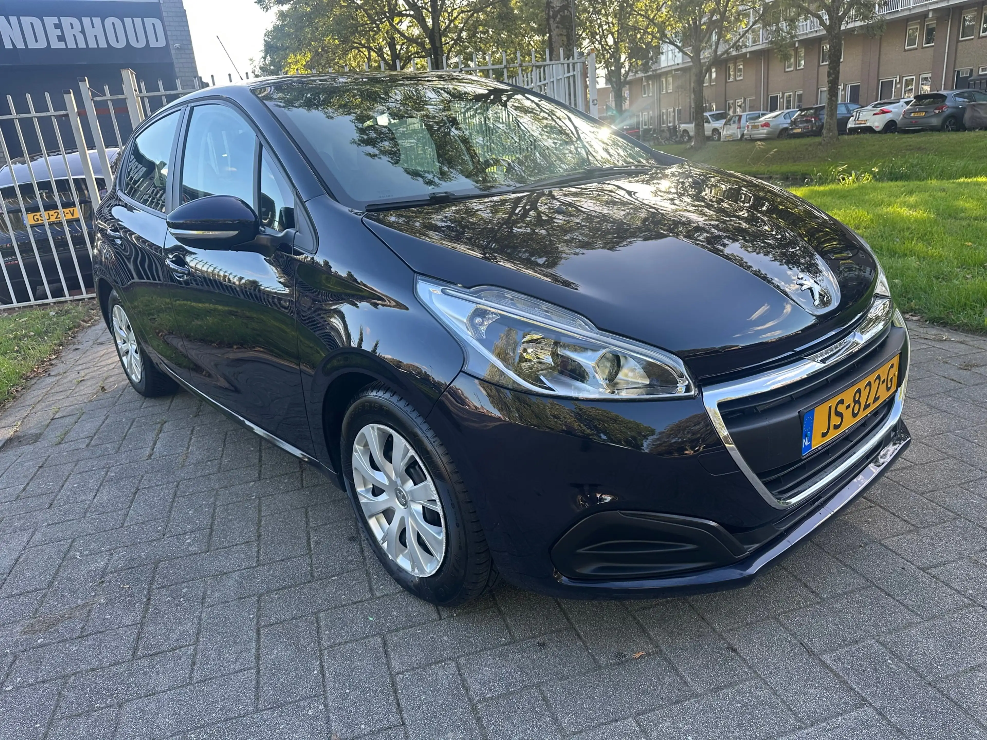 Peugeot 208 1.2 PureTech Active — photo 3