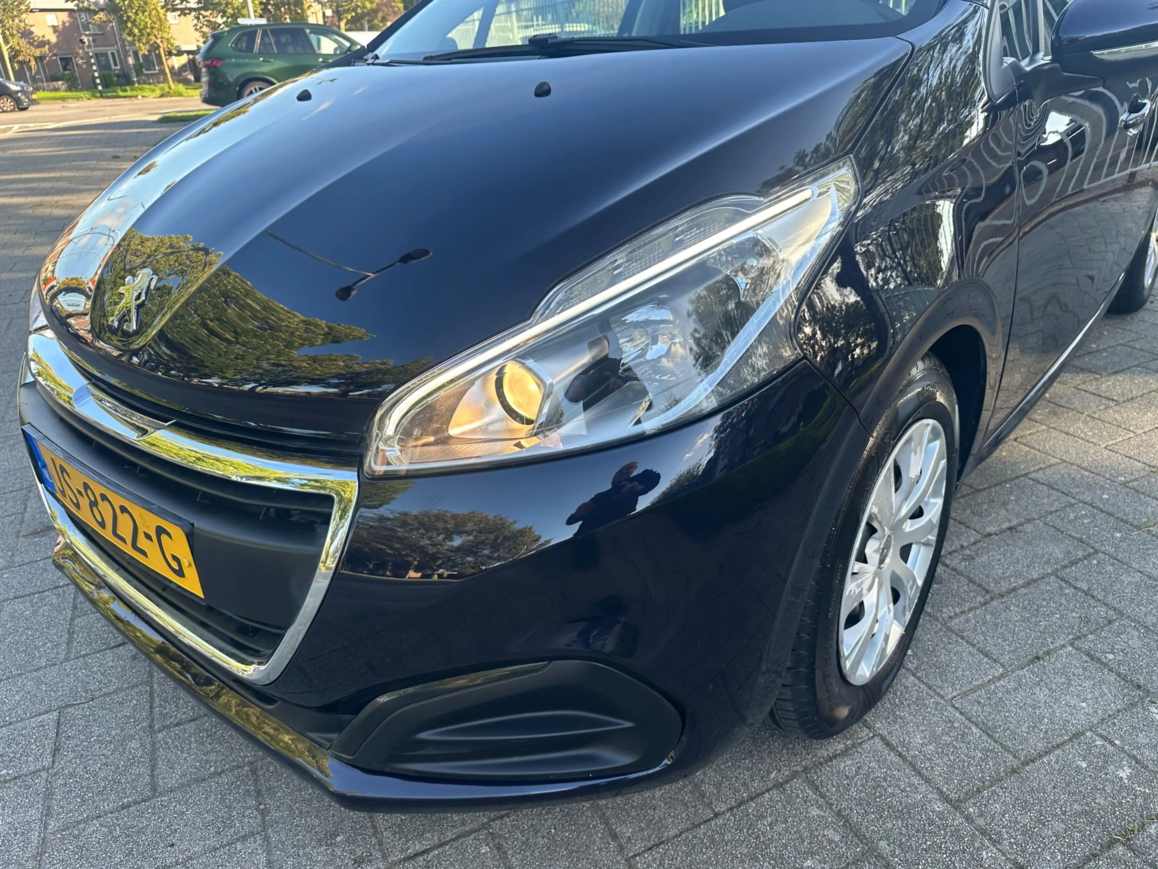 Peugeot 208 1.2 PureTech Active — photo 8