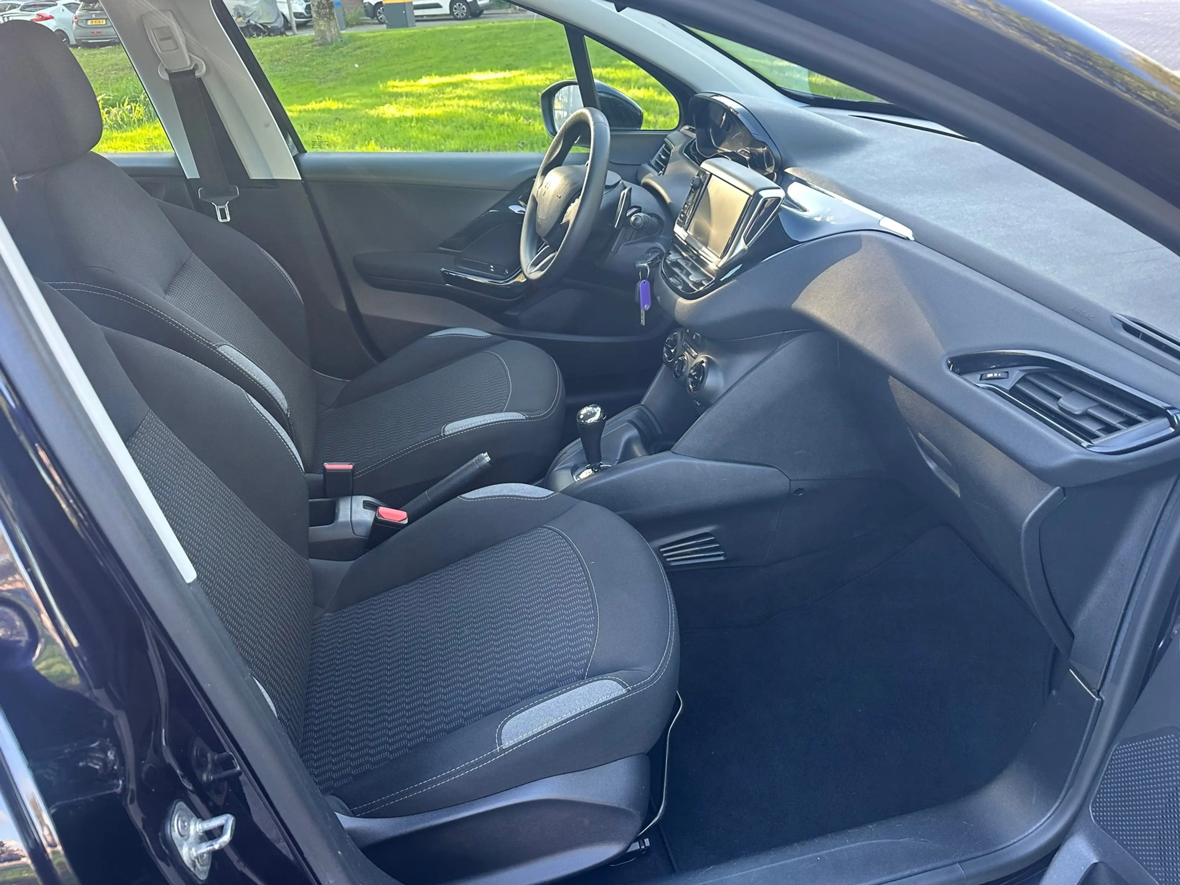 Peugeot 208 1.2 PureTech Active — photo 10