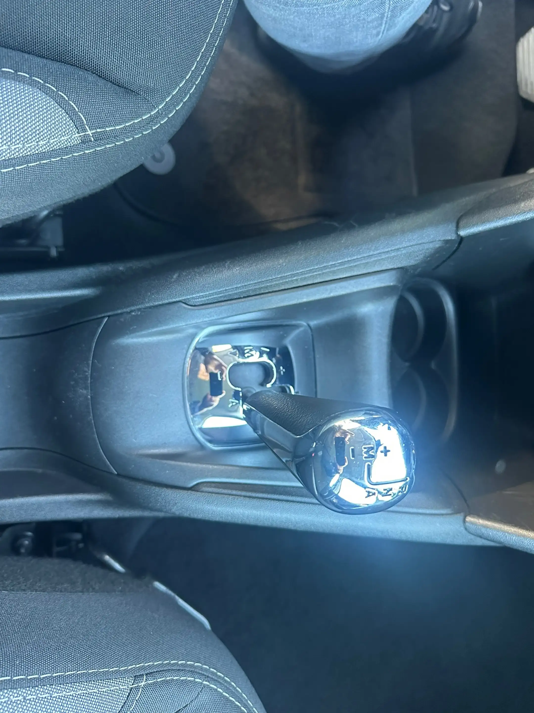 Peugeot 208 1.2 PureTech Active — photo 14
