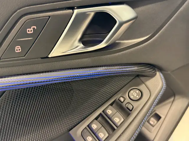 BMW 1 Series view 8