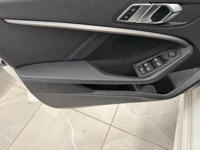BMW 1 Series view 15