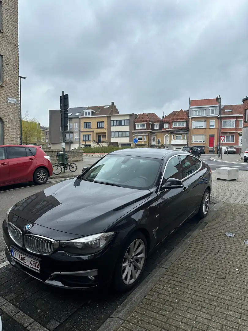 BMW 318 d Siyah - 1