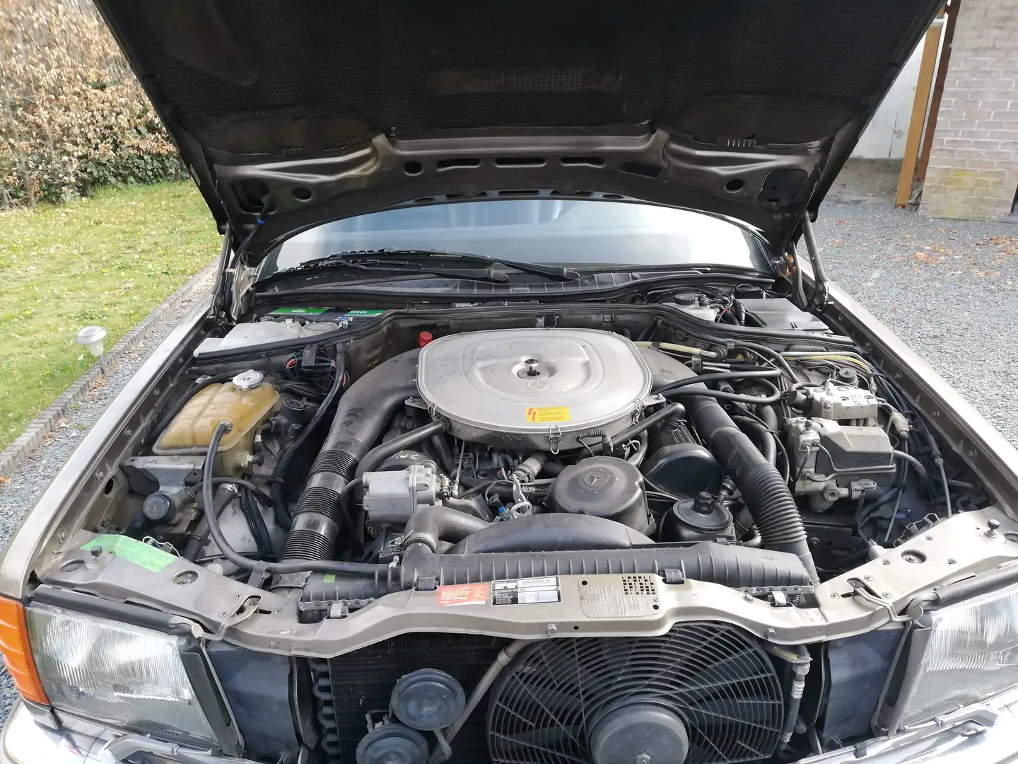 Mercedes-Benz 500 500 SEC Коричневий - 1