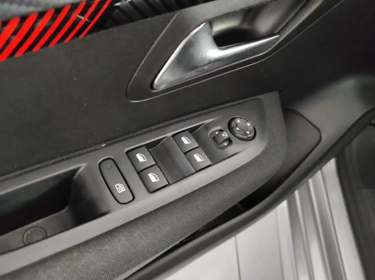 Peugeot 208 2ª serie - 208 PureTech 75 Stop&Start 5 porte Acti 6