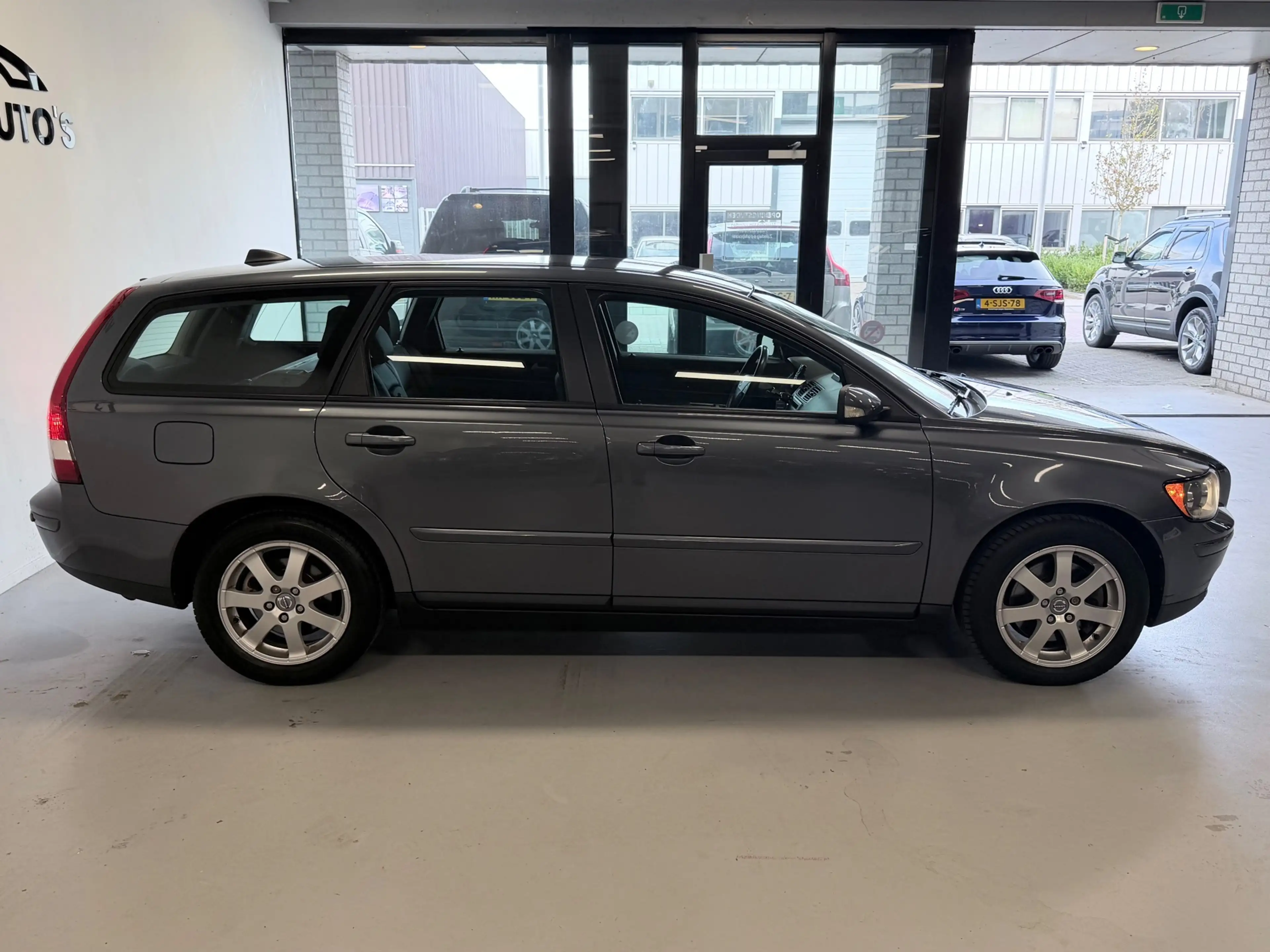 Volvo V50 2.4 Edition II AUTOMAAT/NAP/CLIMA/CRUISE/NAVI/TREK — photo 6