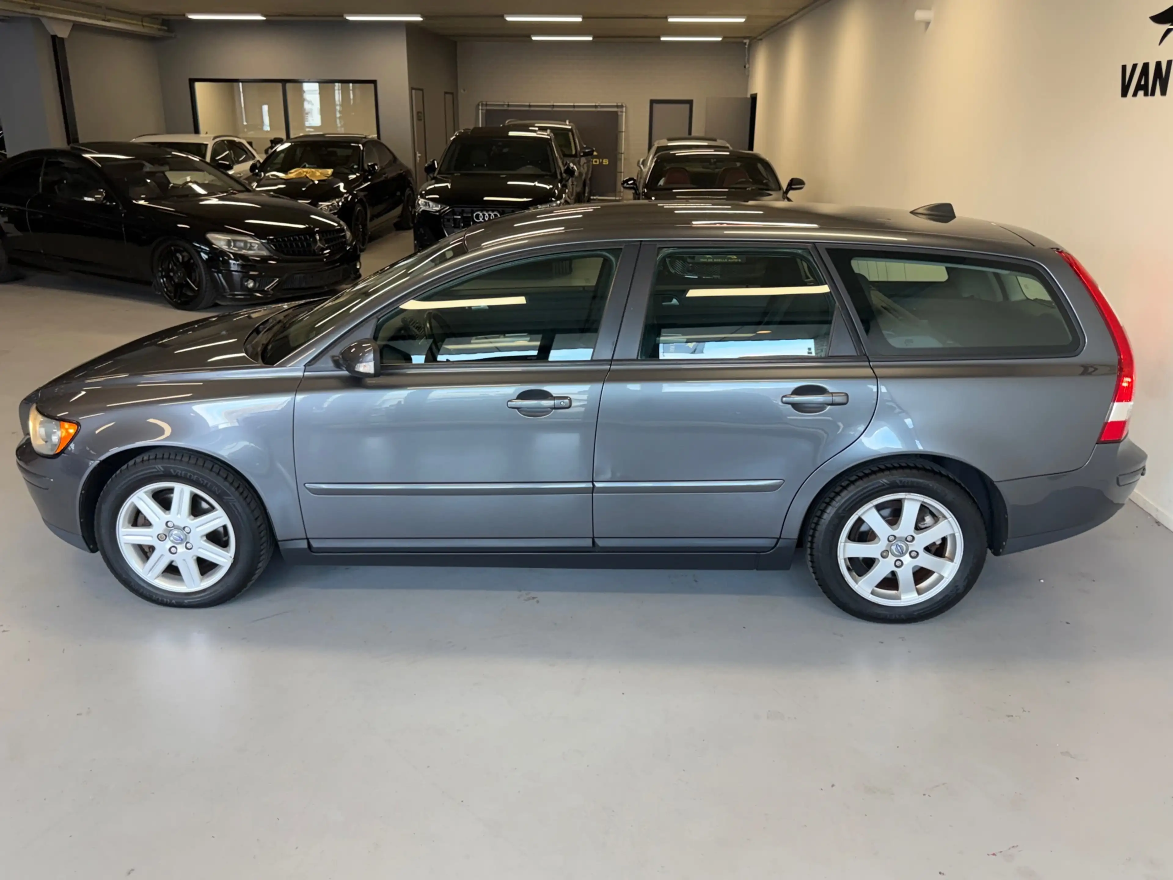 Volvo V50 2.4 Edition II AUTOMAAT/NAP/CLIMA/CRUISE/NAVI/TREK — photo 5