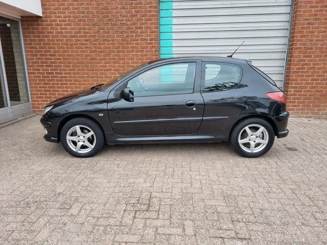 Peugeot 206 view 8