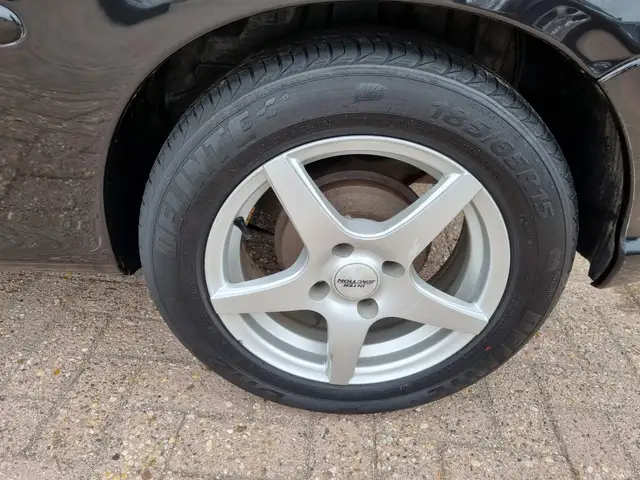 Peugeot 206 view 14