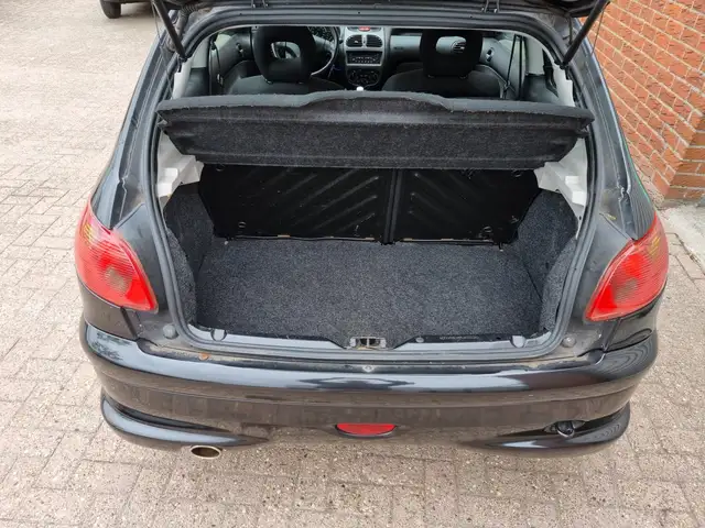 Peugeot 206 view 7