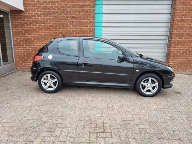 Peugeot 206 view 9